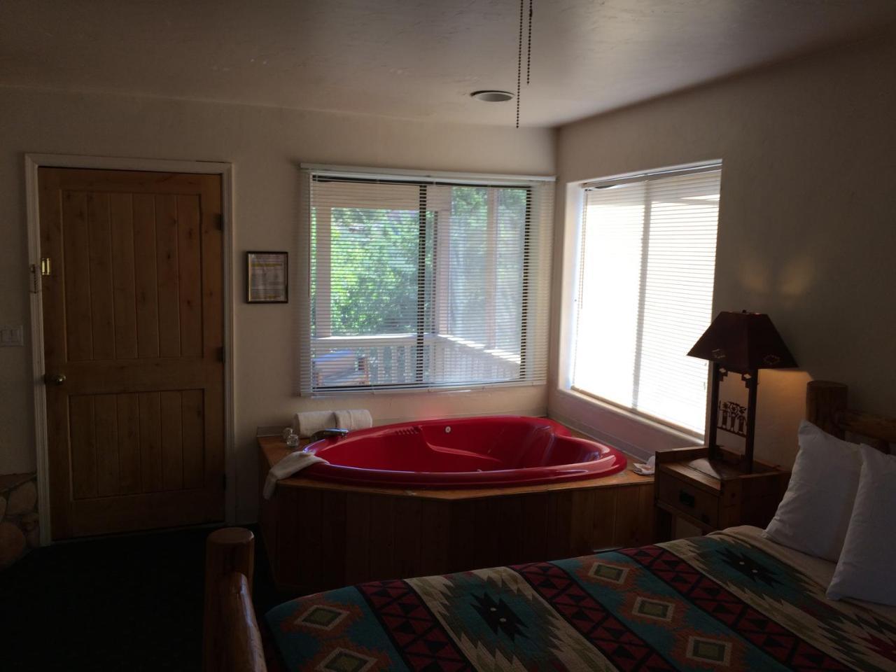 Creekside Preserve Lodge & Cabins Cordes Lakes Екстер'єр фото